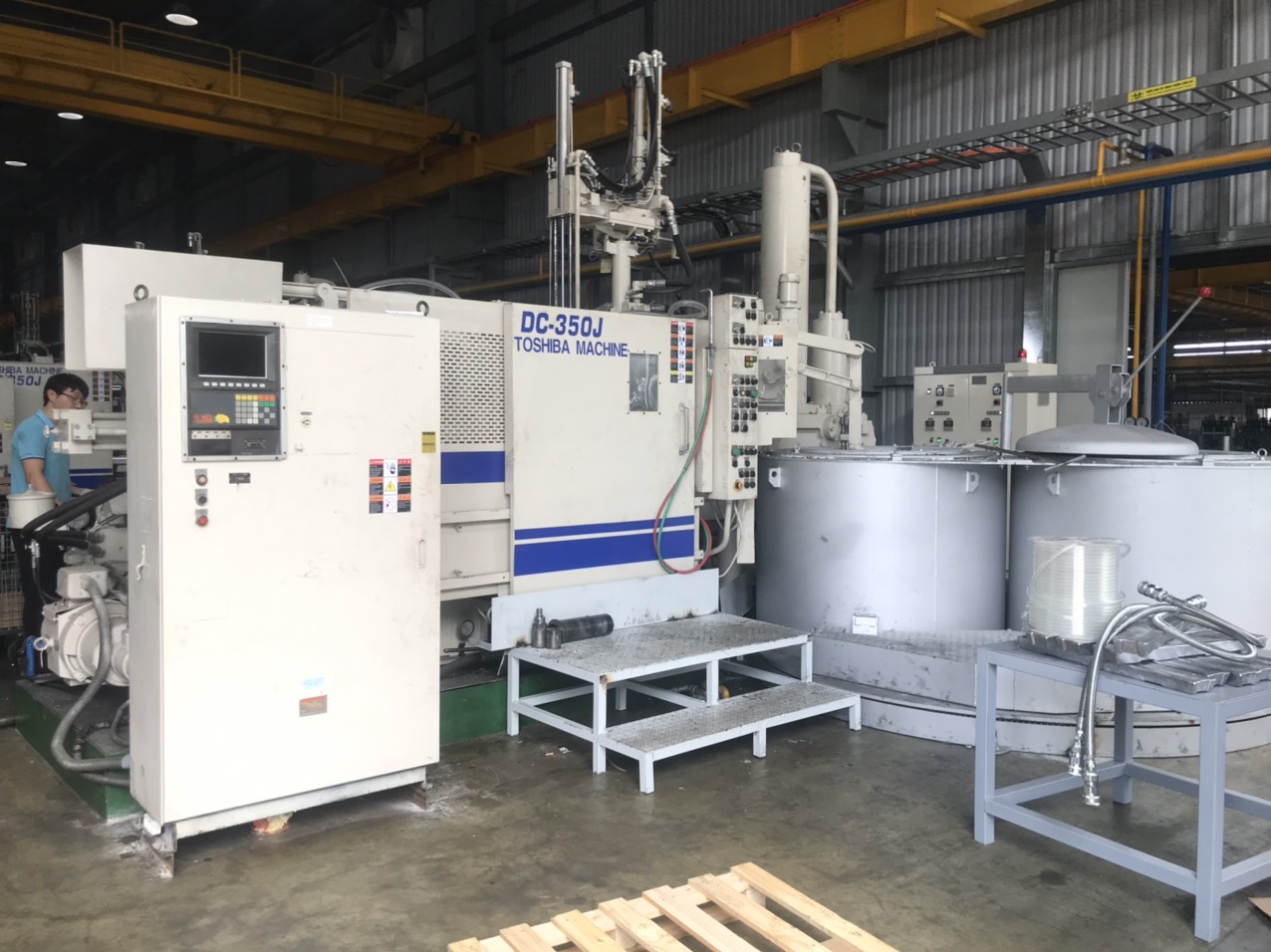 Die casting machine 5